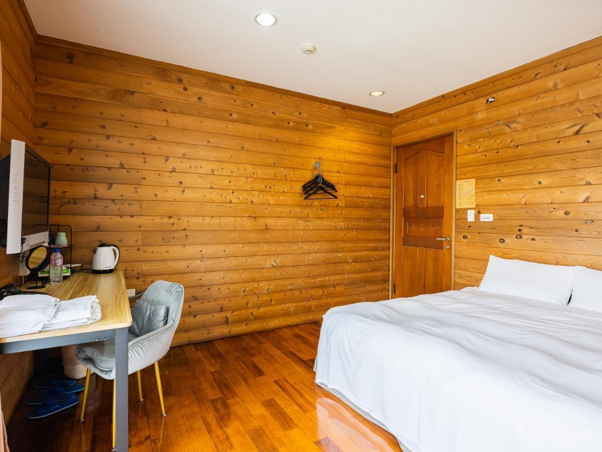 Bishui Shanju Lakeside B&B Yuchi Esterno foto
