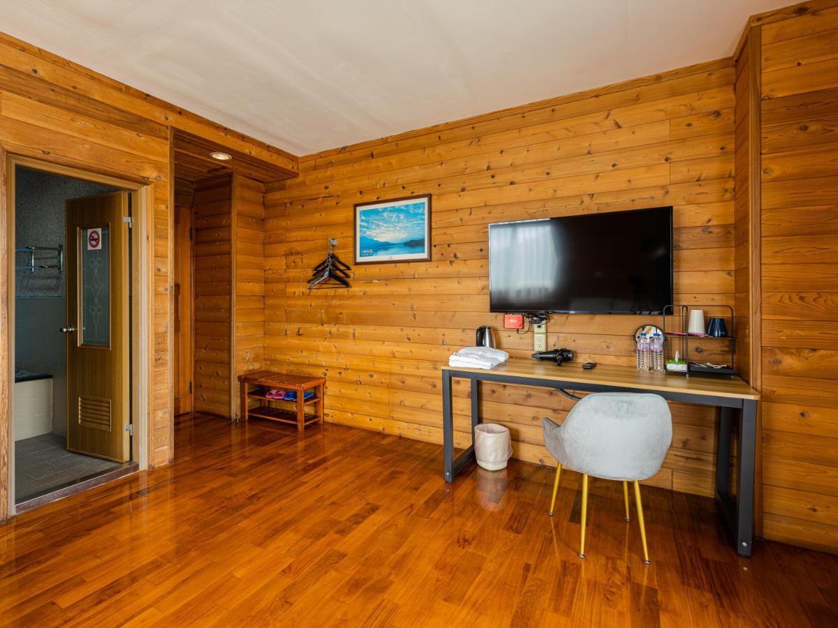 Bishui Shanju Lakeside B&B Yuchi Esterno foto